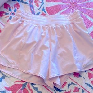 Lululemon Strawberry Milkshake 4” Hotty Hot Shorts